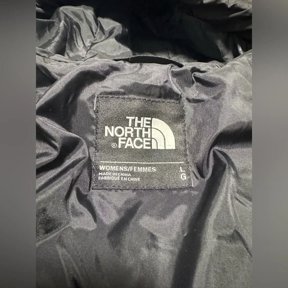 The North Face Women's Black Hooded Puffer Jacket - Picture 2 of 3
